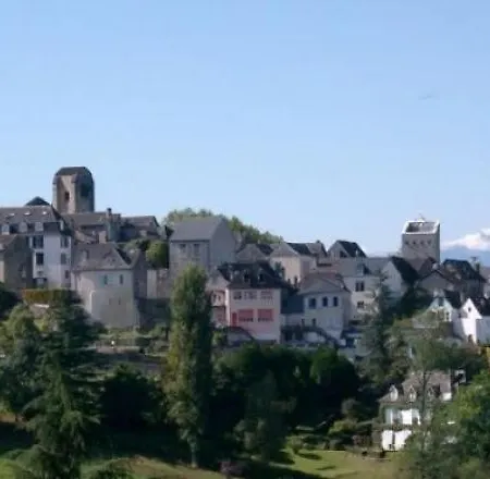 Le Saint Pierre Quartier Historique D'oloron Sainte Marie *